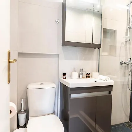 Glyfada Glass-Walled Designed Apt Афины Экстерьер фото