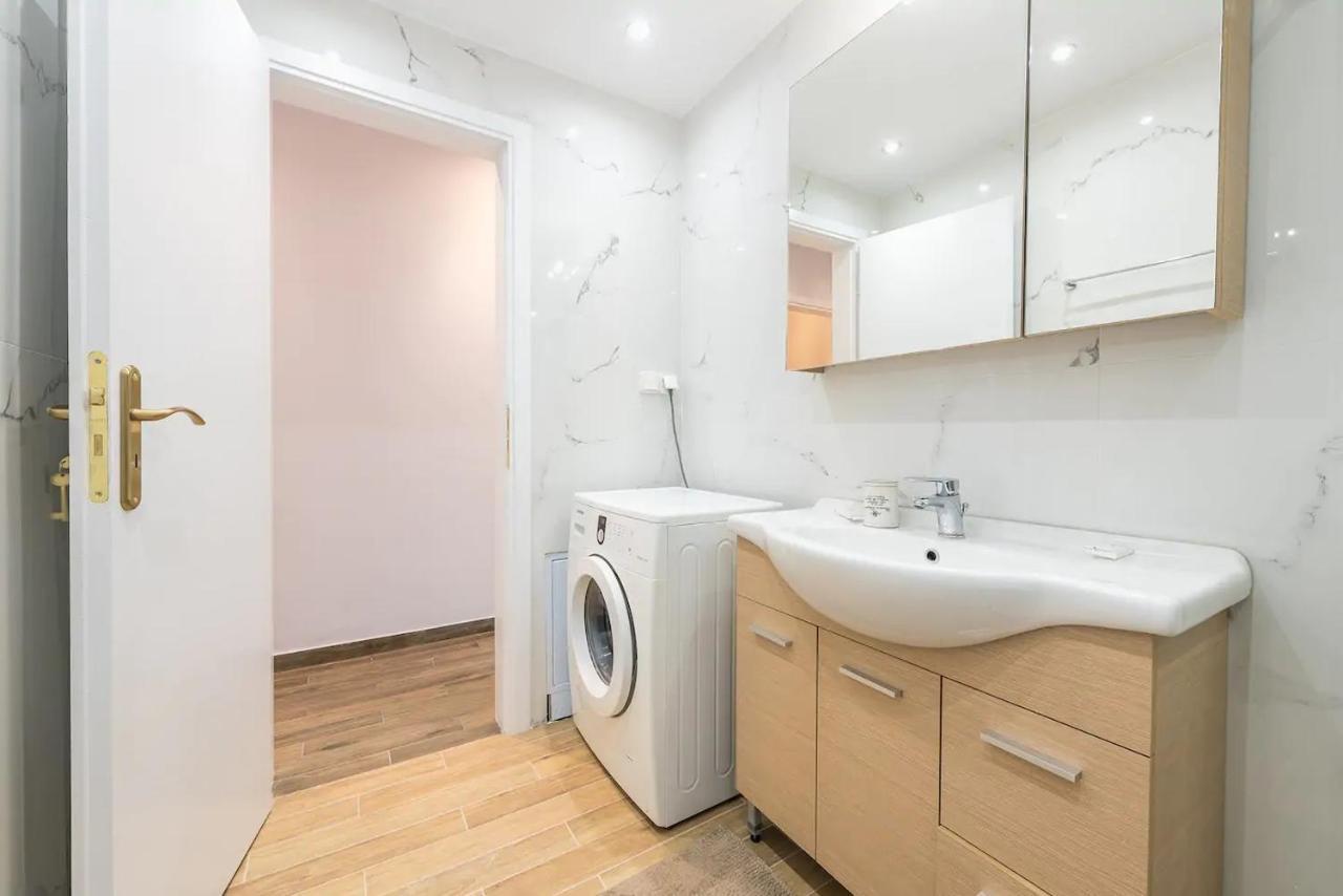 Glyfada Glass-walled Designed Apartment